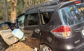 చెట్టును ఢీకొన్న కారు.. సీఐ దుర్మరణం!